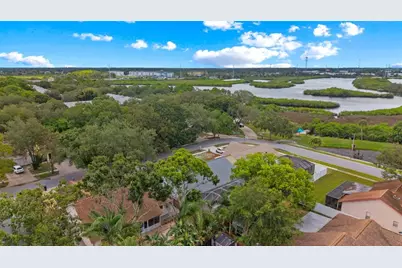 1435 Club Drive, Tarpon Springs, FL 34689 - Photo 44