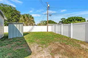 7599 Meadowlawn Dr N, Saint Petersburg, FL 33702 - Photo 42
