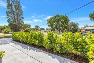 7599 Meadowlawn Dr N, Saint Petersburg, FL 33702 - Photo 4