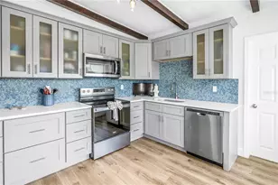 7599 Meadowlawn Dr N, Saint Petersburg, FL 33702 - Photo 12