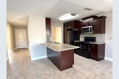 606 Sandy Creek Drive, Brandon, FL 33511 - Photo 2