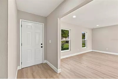 13918 Briardale Lane, Tampa, FL 33618 - Photo 8