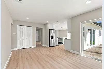 13918 Briardale Lane, Tampa, FL 33618 - Photo 32