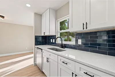 13918 Briardale Lane, Tampa, FL 33618 - Photo 28