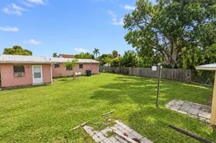 1443 Alhambra Dr, Fort Myers, FL 33901 - Photo 24
