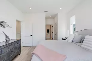 2506 W Cleveland St, Tampa, FL 33609 - Photo 24
