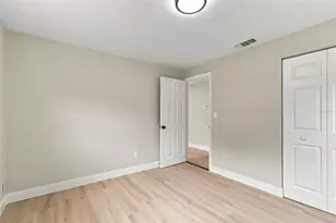 4216 N Sandalwood Cir, Tampa, FL 33617 - Photo 24