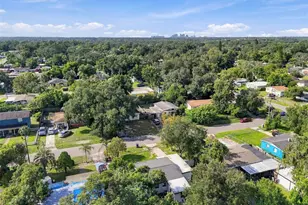 4216 N Sandalwood Cir, Tampa, FL 33617 - Photo 46