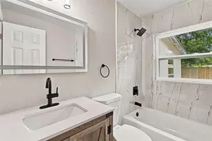 4216 N Sandalwood Cir, Tampa, FL 33617 - Photo 20