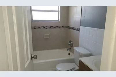 10704 N 15th Street #B, Tampa, FL 33612 - Photo 6