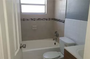 10704 N 15th St, Tampa, FL 33612 - Photo 6