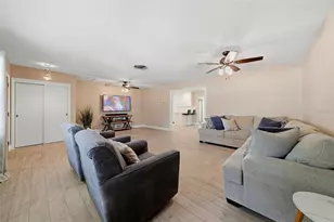 6675 Colony Dr S, Saint Petersburg, FL 33705 - Photo 16