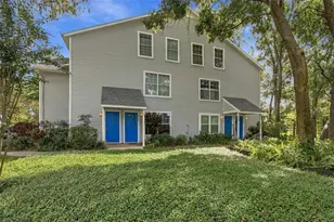3118 Valley Oaks Dr, Tampa, FL 33618 - Photo 2