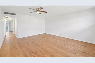 202 Bedford Trail #109, Sun City Center, FL 33573 - Photo 2