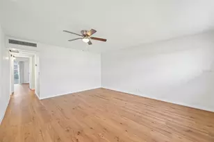 202 Bedford Trail, Sun City Center, FL 33573 - Photo 2