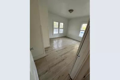 2320 5th Street S, Saint Petersburg, FL 33705 - Photo 4