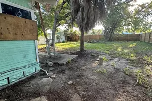 2320 5th St S, Saint Petersburg, FL 33705 - Photo 14