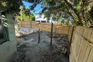 821 Paris Ave S, Saint Petersburg, FL 33701 - Photo 6