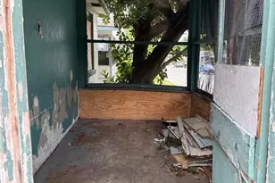 821 Paris Ave S, Saint Petersburg, FL 33701 - Photo 8