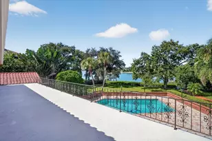 2278 Kings Point Dr, Largo, FL 33774 - Photo 24
