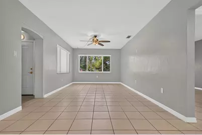 10840 50th Avenue N, Saint Petersburg, FL 33708 - Photo 4