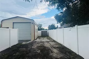 4115 W Comanche Ave, Tampa, FL 33614 - Photo 2