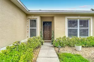 12730 Kings Lake Dr, Gibsonton, FL 33534 - Photo 4