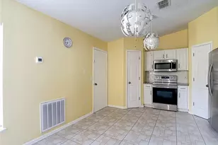 12730 Kings Lake Dr, Gibsonton, FL 33534 - Photo 8