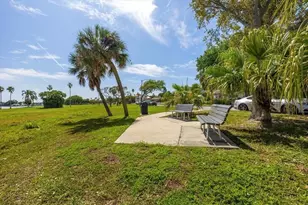 1901 3rd St S, Saint Petersburg, FL 33705 - Photo 58