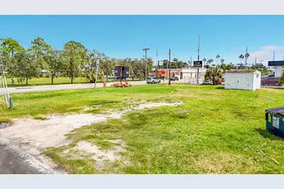 203 1st Street NW, Ruskin, FL 33570 - Photo 34