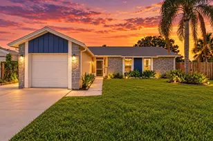 208 Flamingo Dr, Apollo Beach, FL 33572 - Photo 1