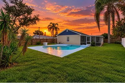 208 Flamingo Dr, Apollo Beach, FL 33572 - Photo 2