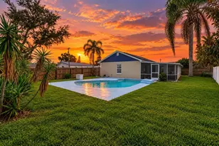 208 Flamingo Dr, Apollo Beach, FL 33572 - Photo 2