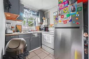 1024 S Alhambra Cir, Naples, FL 34103 - Photo 4