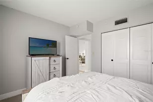 7321 Central Ave, Saint Petersburg, FL 33710 - Photo 14