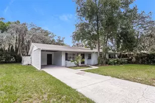 7602 Pine Hill Dr, Tampa, FL 33617 - Photo 1