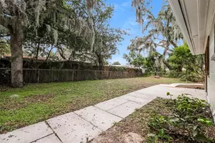 7602 Pine Hill Dr, Tampa, FL 33617 - Photo 16