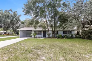 7602 Pine Hill Dr, Tampa, FL 33617 - Photo 2