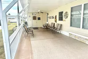 2000 E Bay Dr, Largo, FL 33771 - Photo 16