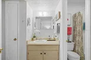 111 Sea Horse Dr SE, Saint Petersburg, FL 33705 - Photo 28