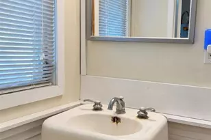 950 10th St N, Saint Petersburg, FL 33705 - Photo 22