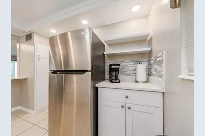 868 Bayway Boulevard #208, Clearwater, FL 33767 - Photo 4