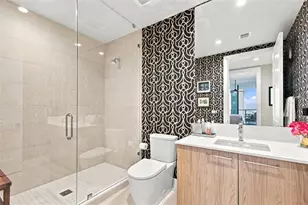 275 1st Ave S, Saint Petersburg, FL 33701 - Photo 22