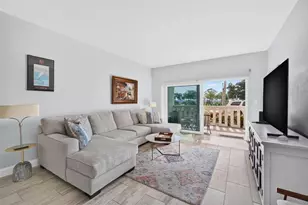 1200 N Shore Dr NE, Saint Petersburg, FL 33701 - Photo 4