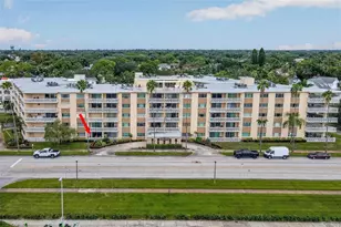1200 N Shore Dr NE, Saint Petersburg, FL 33701 - Photo 2