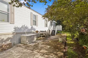39318 Miramar Dr, Zephyrhills, FL 33540 - Photo 16