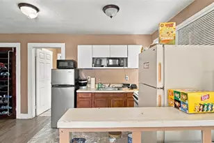 2402 N Highland Ave, Tampa, FL 33602 - Photo 34