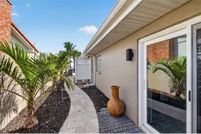 2480 E Bay Isle Drive SE, Saint Petersburg, FL 33705 - Photo 40