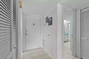 308 Mariner Dr, Tarpon Springs, FL 34689 - Photo 8