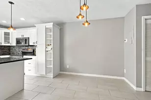 15431 W Pond Woods Dr, Tampa, FL 33618 - Photo 20
